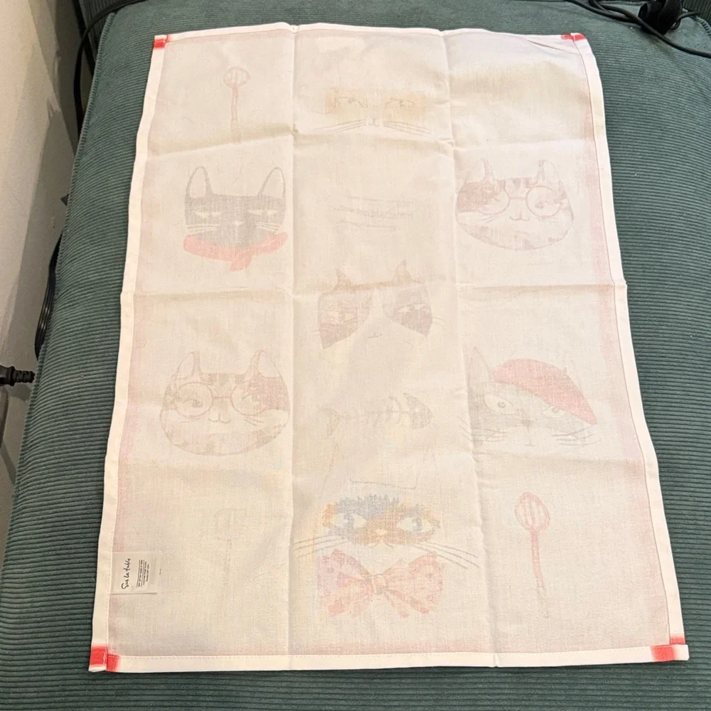 Sur la Table Cute Cat Print Kitchen Tea Towel Cotton White and Red NEW